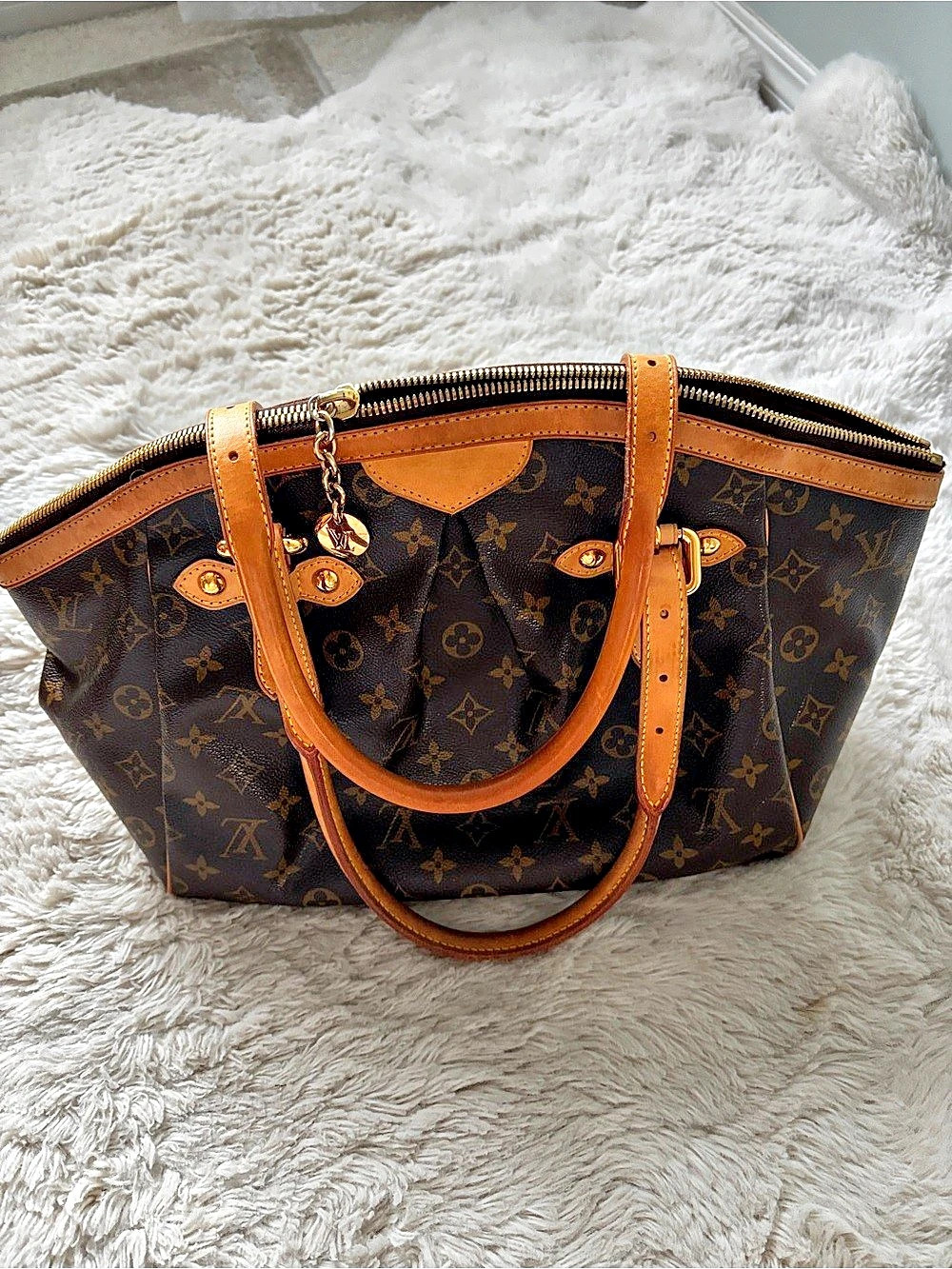 Louis Vuitton Tivoli GM Monogram Canvas Shoulder Bag M40144